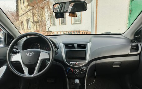 Hyundai Solaris II рестайлинг, 2013 год, 1 055 000 рублей, 11 фотография