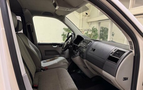 Volkswagen Transporter T5 рестайлинг, 2013 год, 1 550 000 рублей, 9 фотография