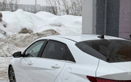 Hyundai Elantra, 2022 год, 2 650 000 рублей, 3 фотография