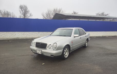 Mercedes-Benz E-Класс, 1998 год, 500 000 рублей, 4 фотография