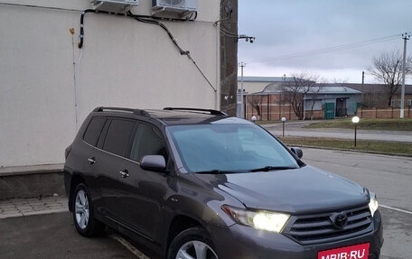Toyota Highlander III, 2012 год, 1 950 000 рублей, 3 фотография