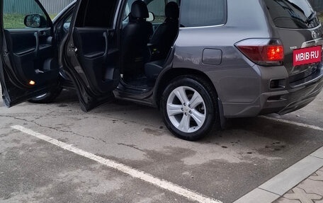 Toyota Highlander III, 2012 год, 1 950 000 рублей, 16 фотография