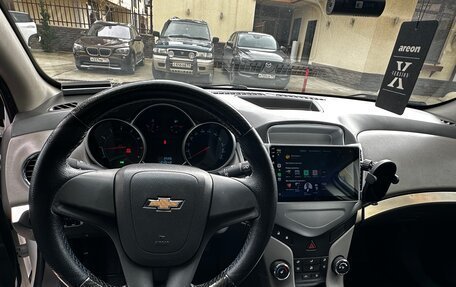 Chevrolet Cruze II, 2010 год, 710 000 рублей, 9 фотография