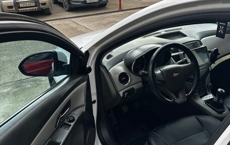 Chevrolet Cruze II, 2010 год, 710 000 рублей, 7 фотография