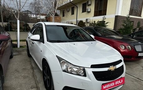 Chevrolet Cruze II, 2010 год, 710 000 рублей, 3 фотография