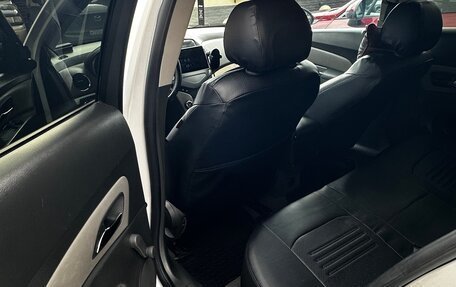 Chevrolet Cruze II, 2010 год, 710 000 рублей, 12 фотография