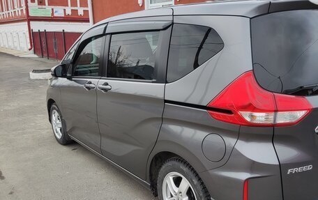 Honda Freed II, 2018 год, 1 790 000 рублей, 4 фотография