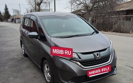 Honda Freed II, 2018 год, 1 790 000 рублей, 2 фотография