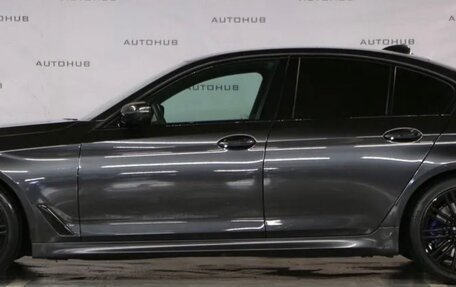 BMW 5 серия, 2018 год, 3 100 000 рублей, 3 фотография