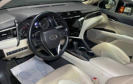 Toyota Camry, 2019 год, 2 999 000 рублей, 6 фотография