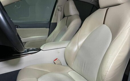 Toyota Camry, 2019 год, 2 999 000 рублей, 7 фотография