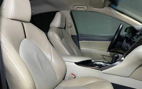 Toyota Camry, 2019 год, 2 999 000 рублей, 10 фотография