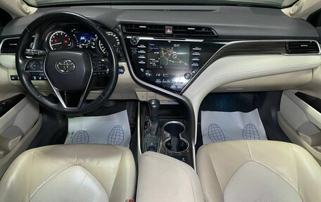 Toyota Camry, 2019 год, 2 999 000 рублей, 12 фотография