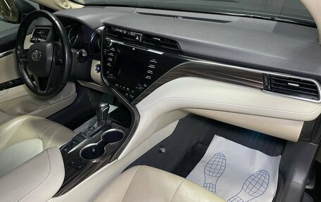 Toyota Camry, 2019 год, 2 999 000 рублей, 11 фотография