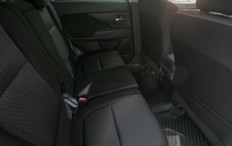 Mitsubishi Outlander III рестайлинг 3, 2012 год, 1 298 000 рублей, 16 фотография