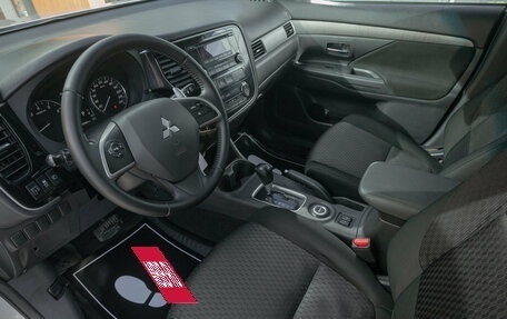 Mitsubishi Outlander III рестайлинг 3, 2012 год, 1 298 000 рублей, 11 фотография