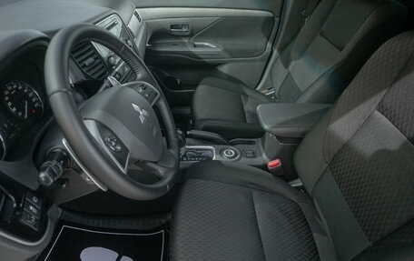 Mitsubishi Outlander III рестайлинг 3, 2012 год, 1 298 000 рублей, 12 фотография