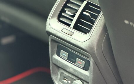 Volkswagen Tiguan II, 2019 год, 2 250 000 рублей, 20 фотография