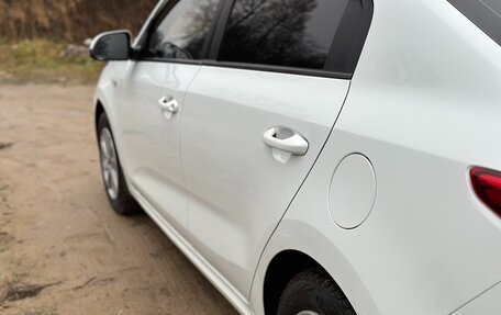 KIA Rio IV, 2018 год, 890 000 рублей, 7 фотография