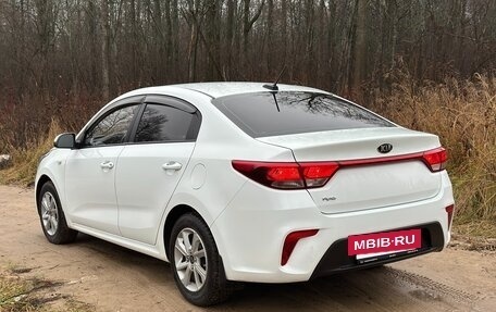KIA Rio IV, 2018 год, 890 000 рублей, 6 фотография