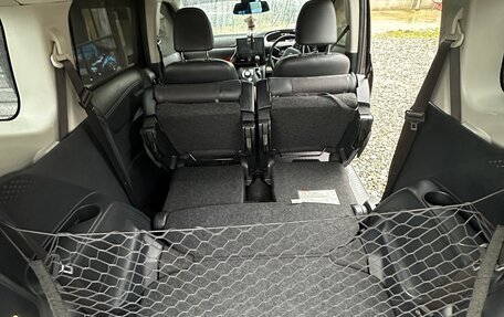 Toyota Sienta II, 2017 год, 1 730 000 рублей, 24 фотография