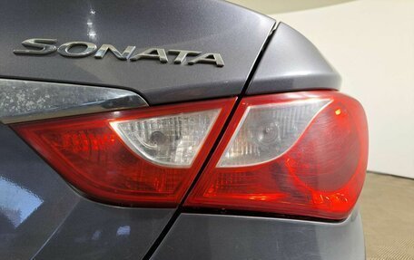 Hyundai Sonata VI, 2011 год, 750 000 рублей, 11 фотография