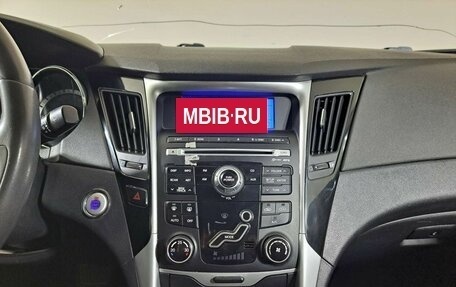 Hyundai Sonata VI, 2011 год, 750 000 рублей, 18 фотография