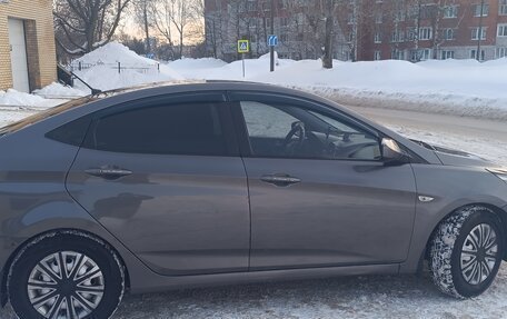 Hyundai Solaris II рестайлинг, 2014 год, 750 000 рублей, 1 фотография