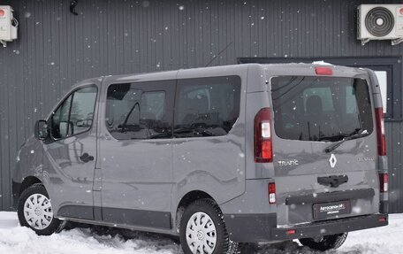 Renault Trafic, 2016 год, 2 099 999 рублей, 5 фотография
