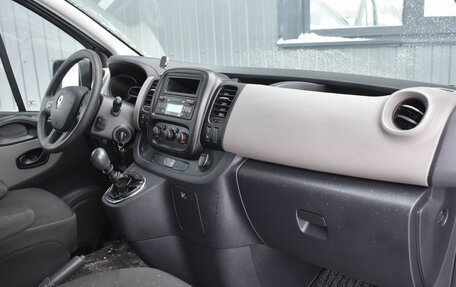 Renault Trafic, 2016 год, 2 099 999 рублей, 16 фотография