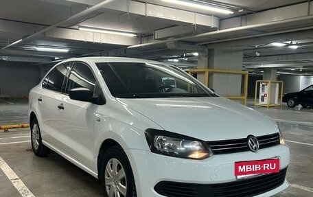 Volkswagen Polo VI (EU Market), 2015 год, 855 000 рублей, 3 фотография