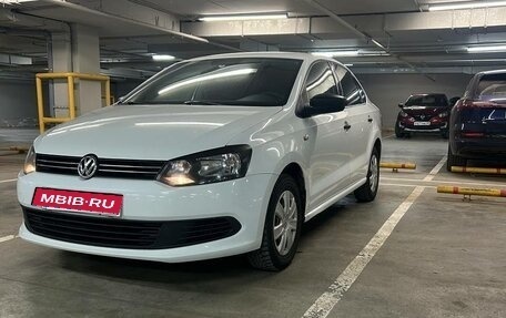 Volkswagen Polo VI (EU Market), 2015 год, 855 000 рублей, 2 фотография