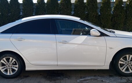 Hyundai Sonata VI, 2010 год, 860 000 рублей, 3 фотография