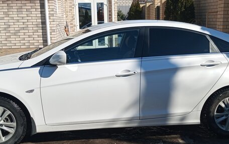 Hyundai Sonata VI, 2010 год, 860 000 рублей, 4 фотография