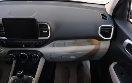 Hyundai Venue I, 2021 год, 2 199 000 рублей, 20 фотография