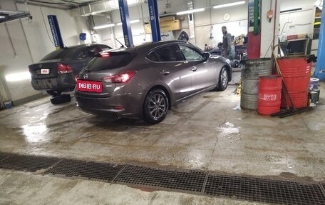 Mazda 3, 2018 год, 1 380 000 рублей, 2 фотография