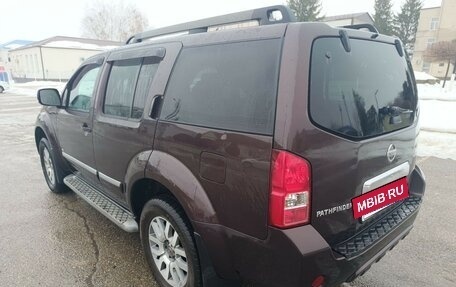 Nissan Pathfinder, 2011 год, 1 680 000 рублей, 3 фотография