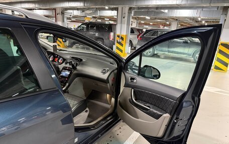 Peugeot 308 II, 2011 год, 699 000 рублей, 18 фотография