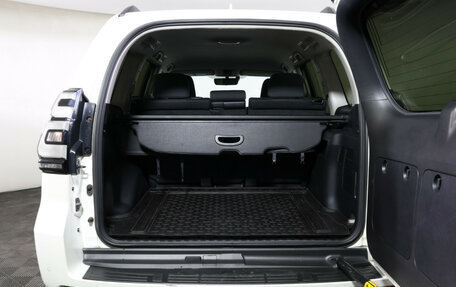 Toyota Land Cruiser Prado 150 рестайлинг 2, 2020 год, 6 099 000 рублей, 10 фотография