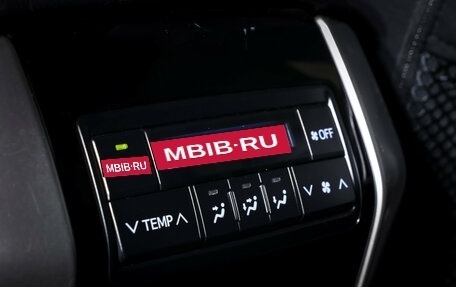 Toyota Land Cruiser Prado 150 рестайлинг 2, 2020 год, 6 099 000 рублей, 13 фотография