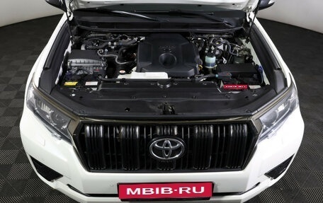 Toyota Land Cruiser Prado 150 рестайлинг 2, 2020 год, 6 099 000 рублей, 9 фотография