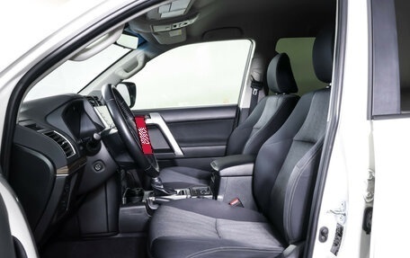 Toyota Land Cruiser Prado 150 рестайлинг 2, 2020 год, 6 099 000 рублей, 17 фотография