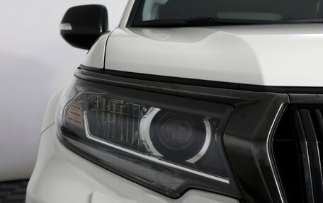 Toyota Land Cruiser Prado 150 рестайлинг 2, 2020 год, 6 099 000 рублей, 25 фотография