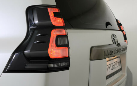 Toyota Land Cruiser Prado 150 рестайлинг 2, 2020 год, 6 099 000 рублей, 24 фотография