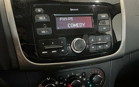 Renault Logan II, 2018 год, 625 000 рублей, 7 фотография