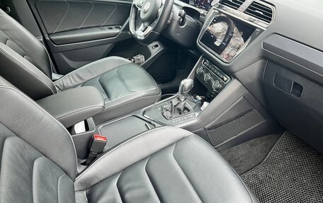 Volkswagen Tiguan II, 2018 год, 3 300 000 рублей, 11 фотография