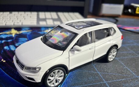 Volkswagen Tiguan II, 2018 год, 3 300 000 рублей, 18 фотография