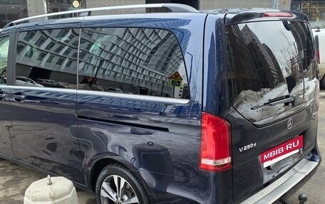 Mercedes-Benz V-Класс, 2015 год, 4 900 000 рублей, 4 фотография