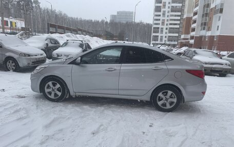 Hyundai Solaris II рестайлинг, 2013 год, 800 000 рублей, 4 фотография