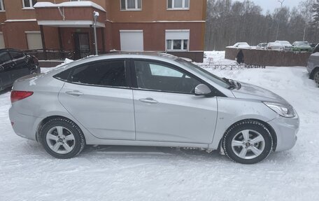 Hyundai Solaris II рестайлинг, 2013 год, 800 000 рублей, 6 фотография